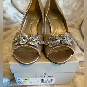 Sz 8.5 Bandolino Women's Niella Peep-Toe Pump